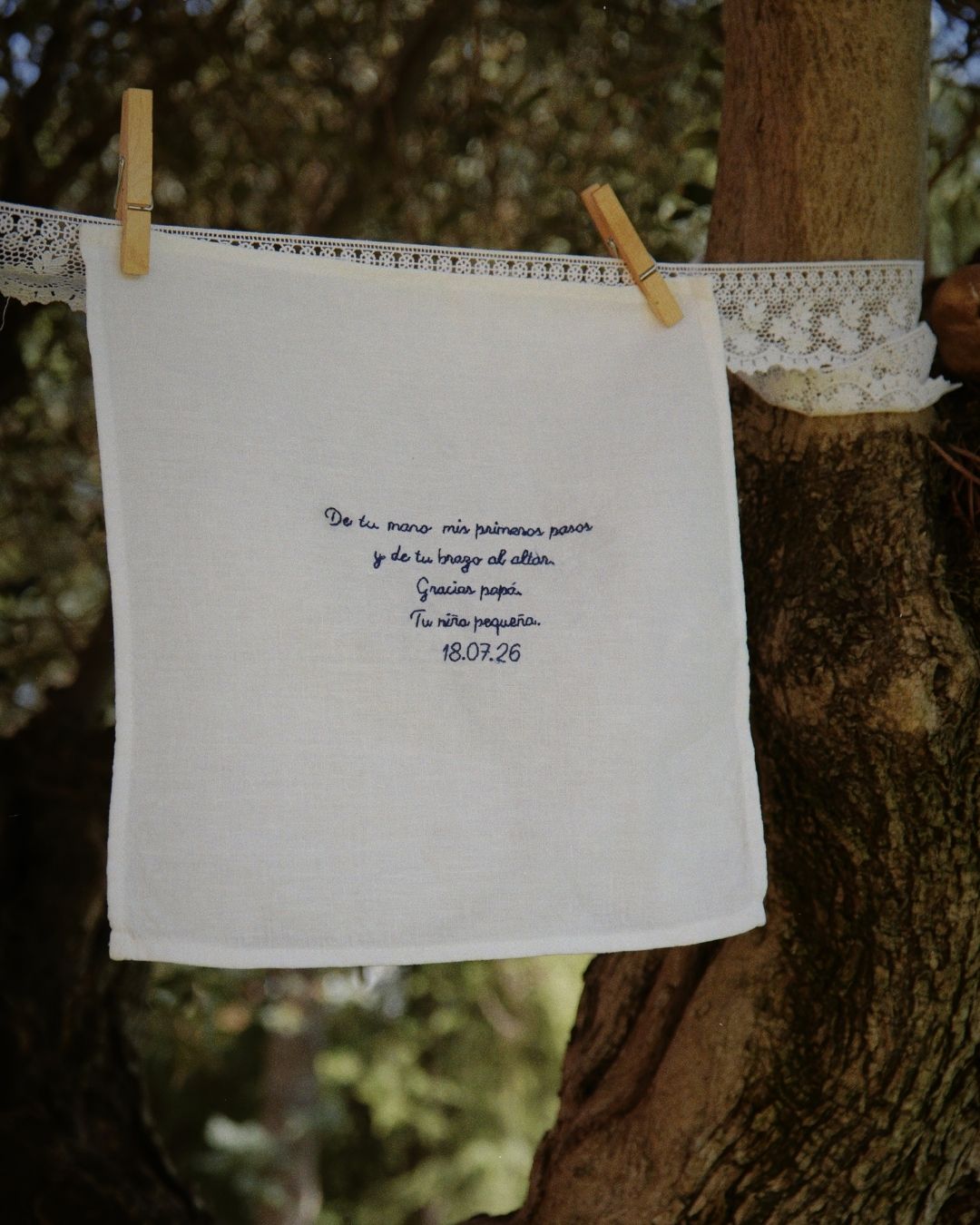 PAÑUELO MONOCROMÁTICO