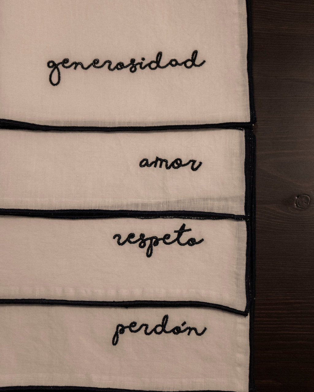 PACKS SERVILLETAS LINO BORDADO "B"ALORES