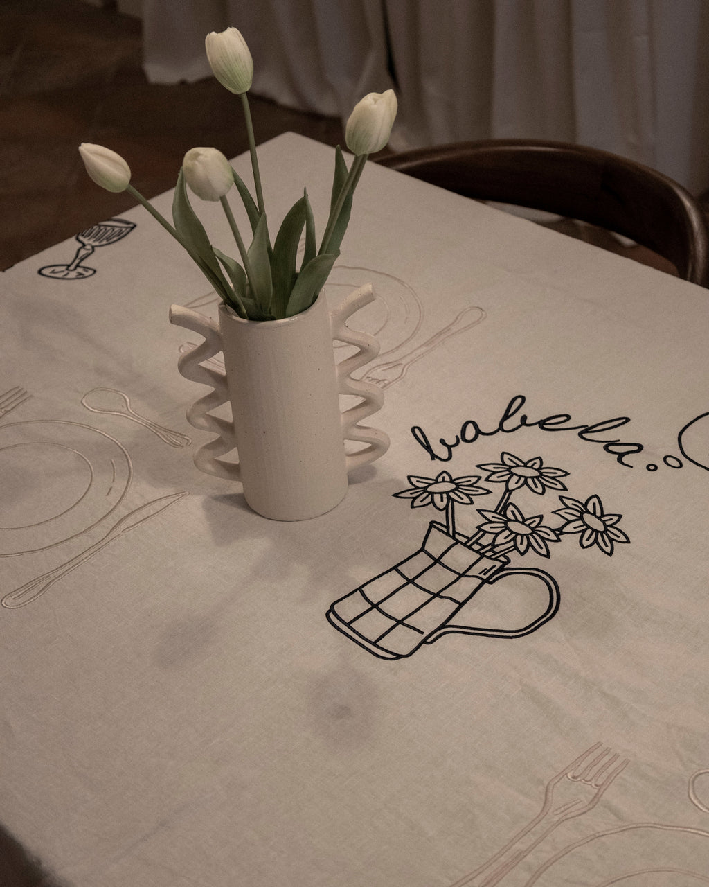 MANTEL LINO  BORDADO "A MESA PUESTA" (EDICIÓN LIMITADA)